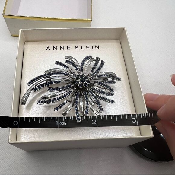 New Anne Klein Jeweled Statement Pin Brooch - Picture 9 of 10